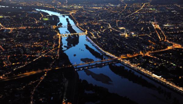 La nuit sur Orléans et la Loire