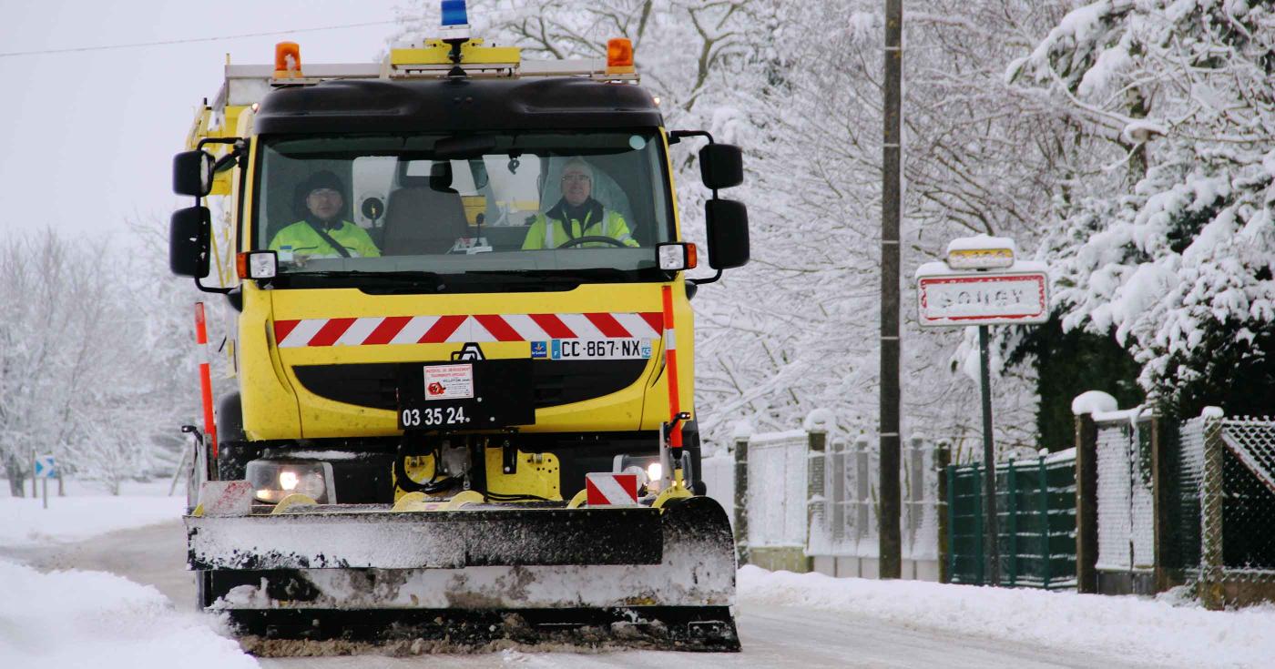 Vigilance orange : la neige tombe, le Loiret en action