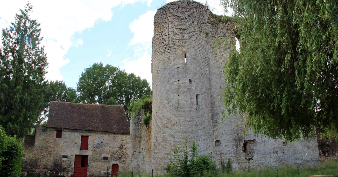 les 12 sites hors des sentiers battus à visiter dans le Loiret - château de Mez-le-Marécha