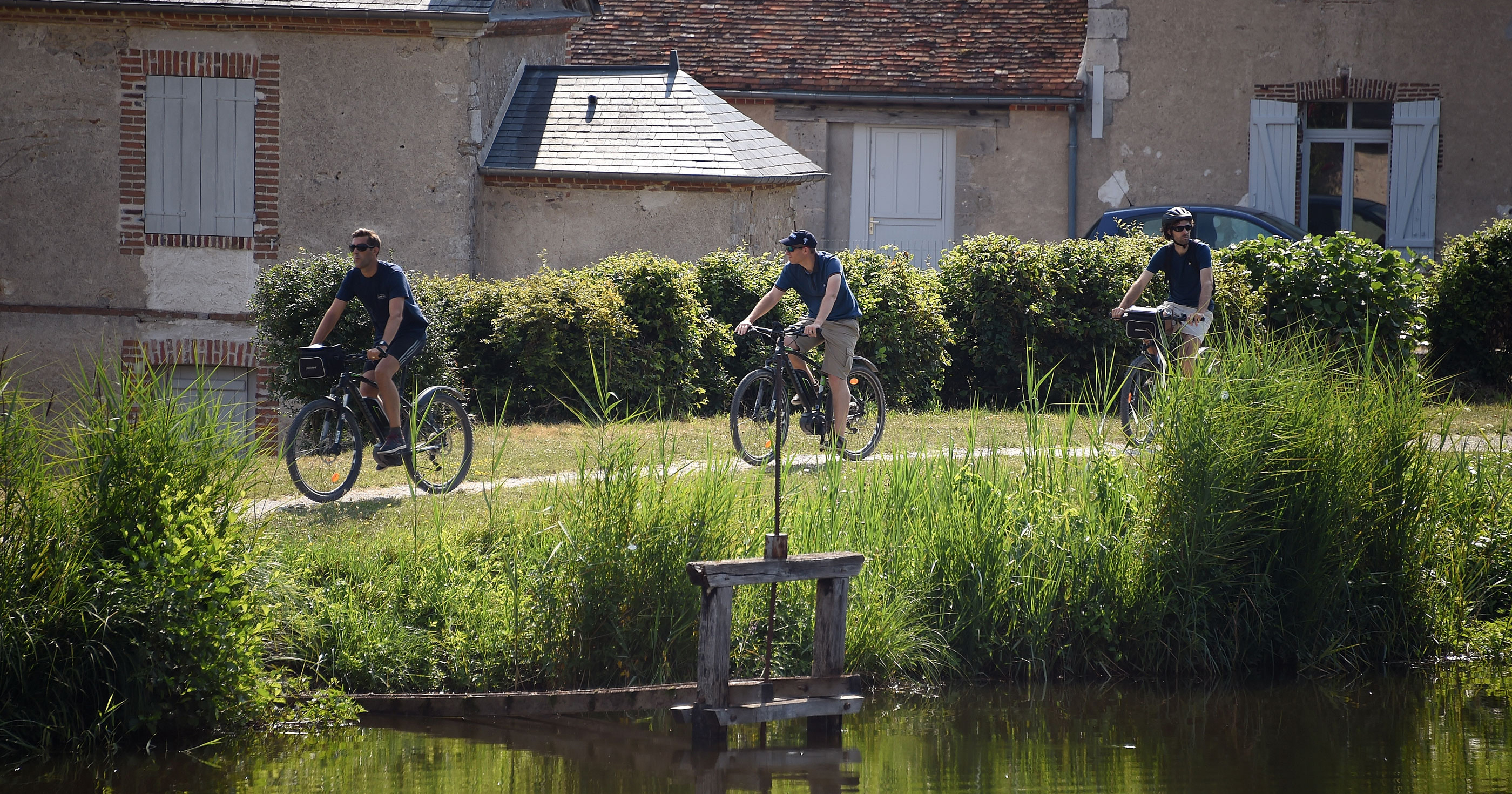 Balade à vélo le long du canal d'Orléans, à Chailly-en-Gâtinais