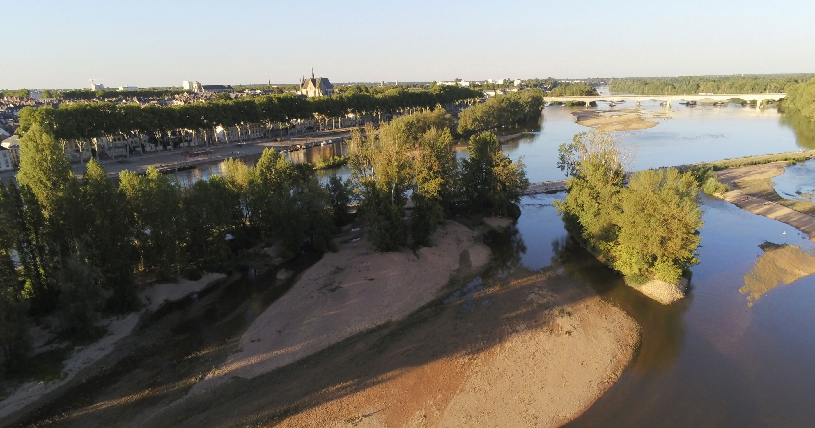 Après la montée des eaux, le retour des bancs de sable sur la