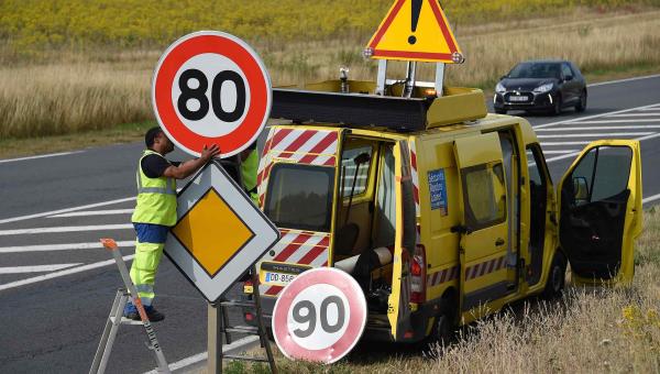Loiret : certaines routes repassent à 90 km/h - photo panneaux 80 et 90 km/h