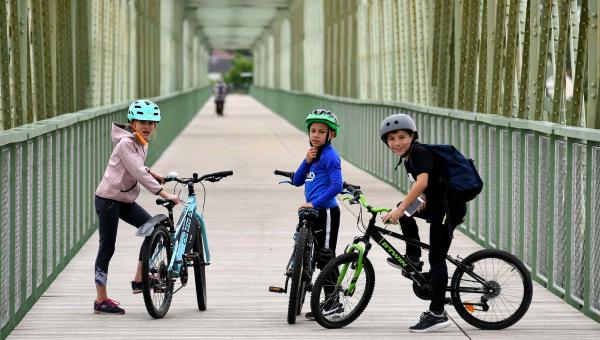 Tous en selle avec geovelo ! Enfants à vélo