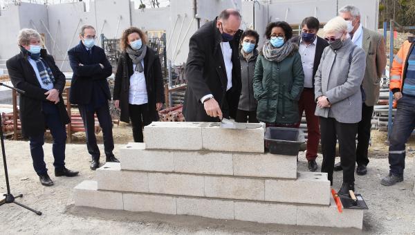 Pose de la première pierre de l'Ehpad Petit Pierre à Fay-aux-Loges