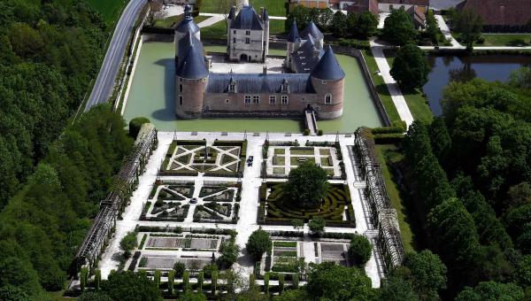 Les conseils de Jean-Claude, jardinier au château de Chamerolles - château vu d'hélico