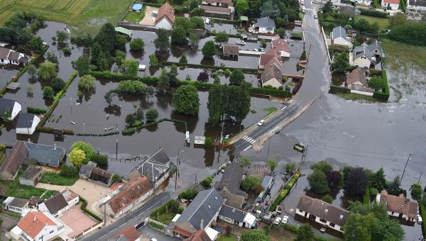 Gidy vue du ciel, lors des inondations dans le Loiret en 2016