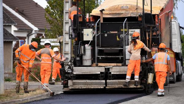 Travaux routiers sur la RD 106, à Saint-Lyé-la-Forêt