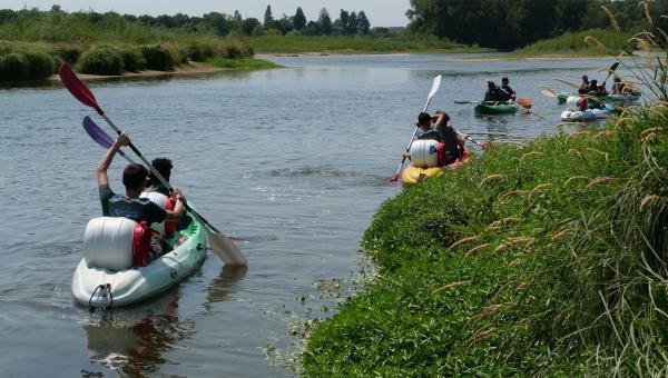 Adolescents canoë Loire