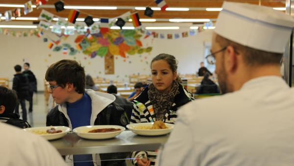 Restaurant scolaire du collège Jacques-Prévert à Saint-Jean-le-Blanc