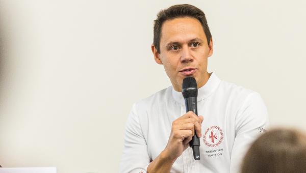 Sébastien Vauxion pendant la conférence de presse de présentation des brigades engagées dans le concours culinaire Menu Signature Loiret