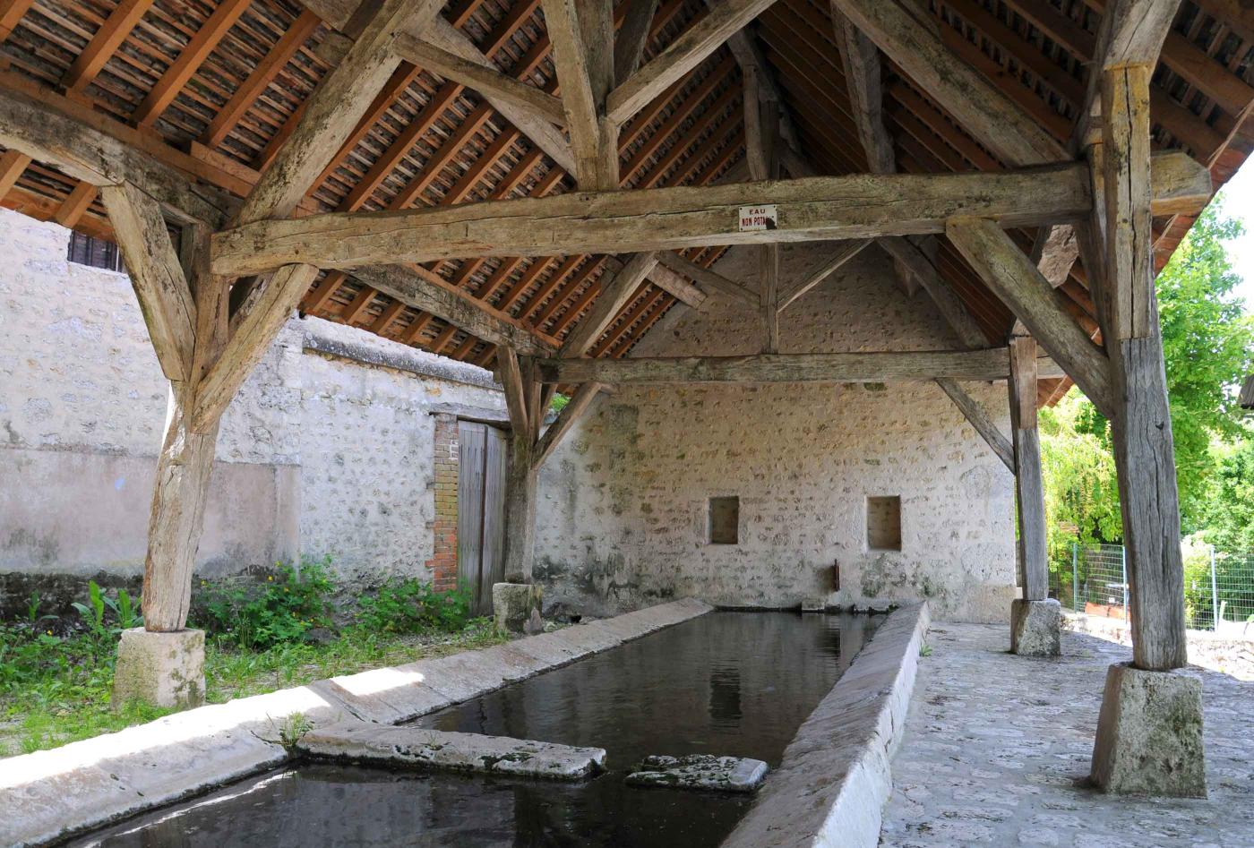 Lavoir communal à Boësse