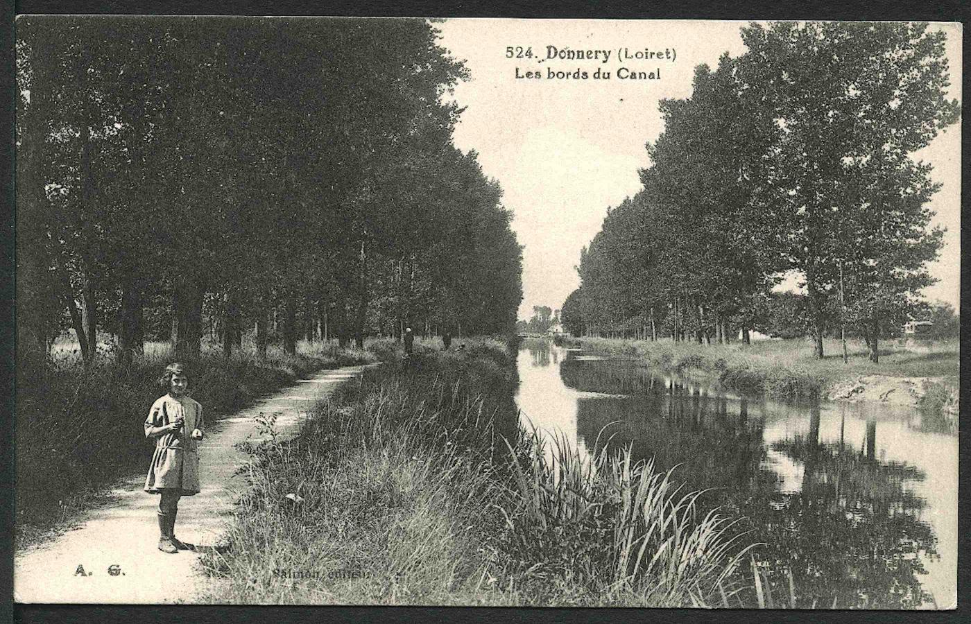 Carte postale ancienne avec une vue du canal d'Orléans à Donnery
