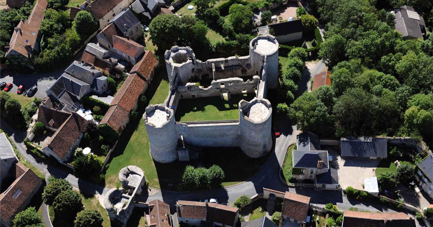 yèvre-le-Châtel 2epassage Le village préféré des Français