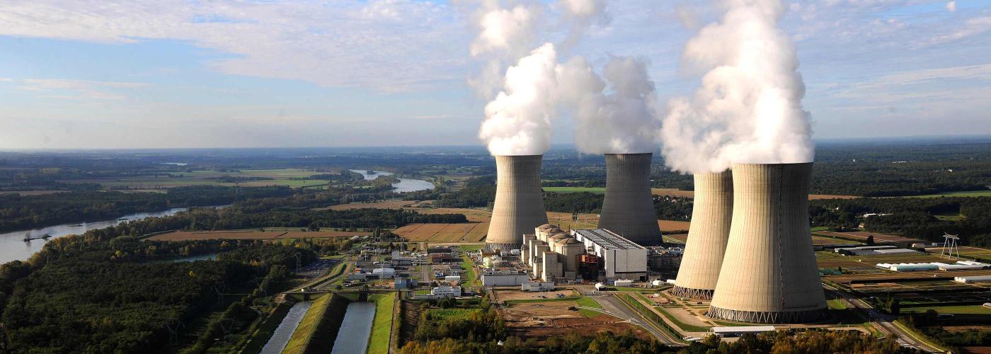 La centrale nucléaire de Dampierre vue du ciel