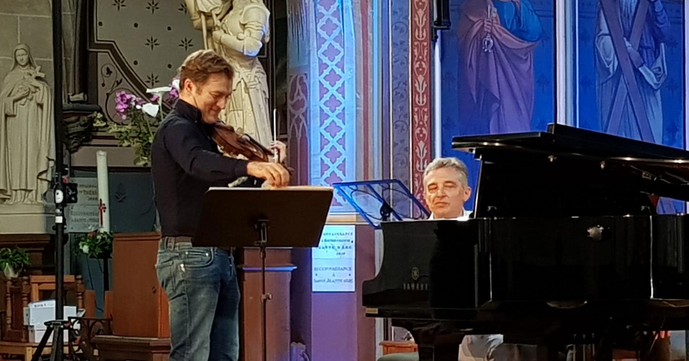 Festival de musique de Sully et du Loiret - Concert du 19 juin Renaud Capuçon et Michel Dalberto - Les deux musiciens jouent l'un à côté de l'autre