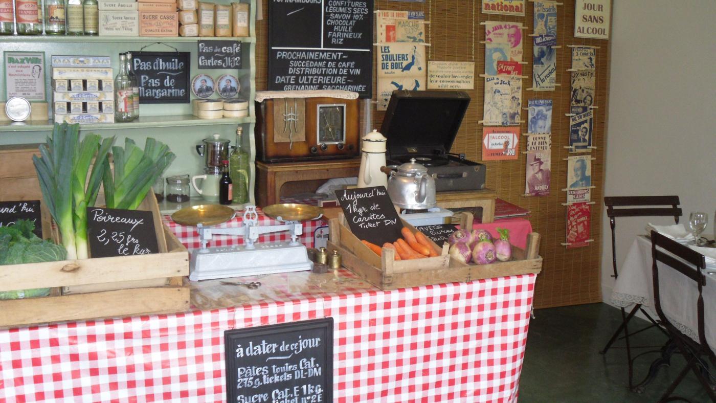 Reconstitution de l'intérreiur d'une épicerie de 1940