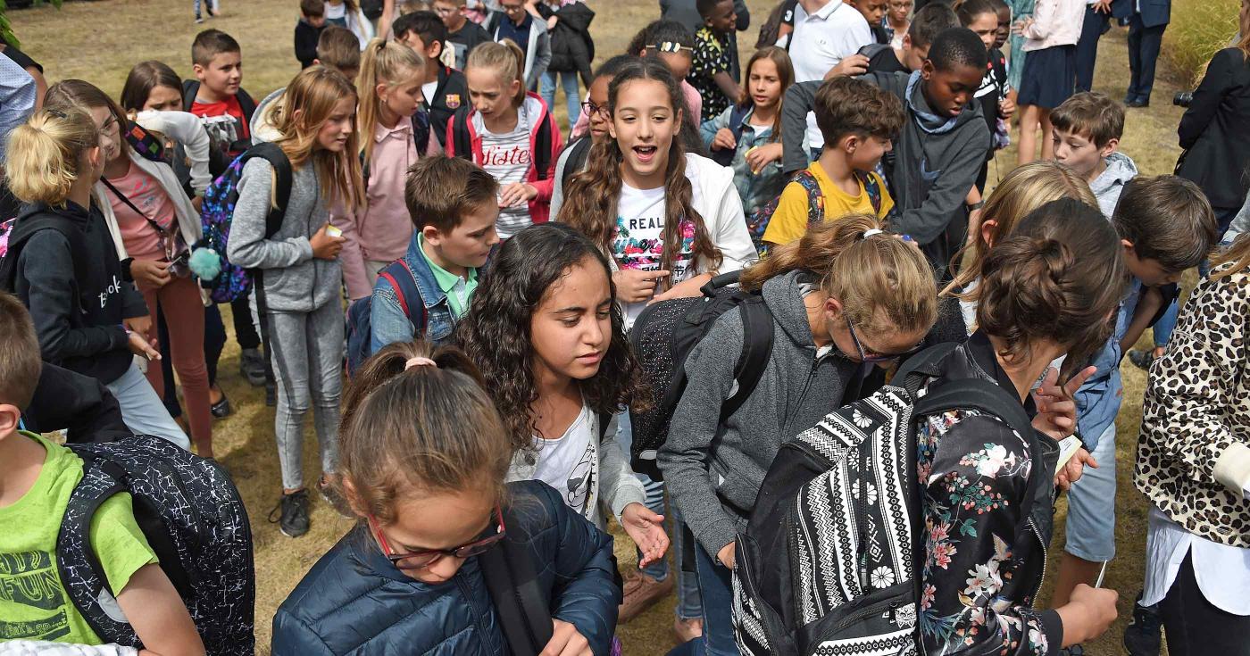 Le Département construit 2 collèges - groupe enfants 1