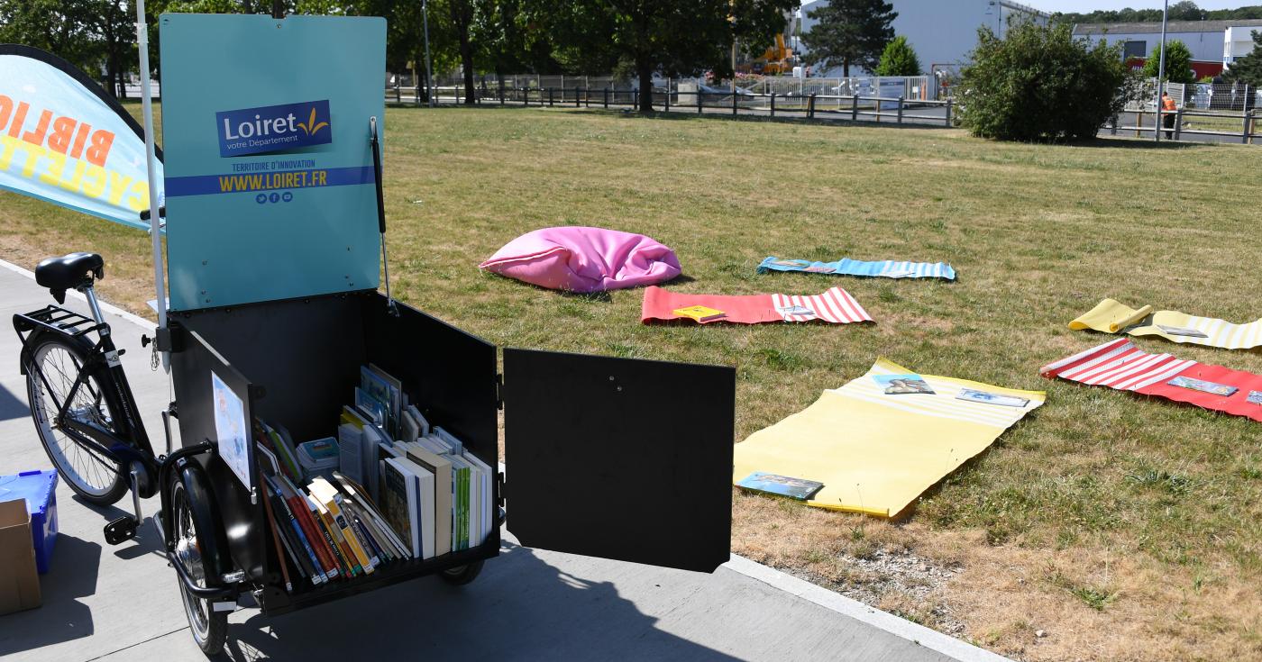 Bibliocyclette triporteur de la Médiathèque départementale du Loiret