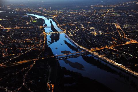 La nuit sur Orléans et la Loire