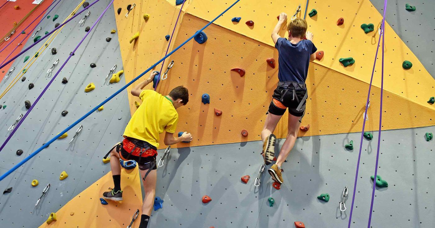 Le préfet du Loiret annule tous les forum des associations ! Escalade
