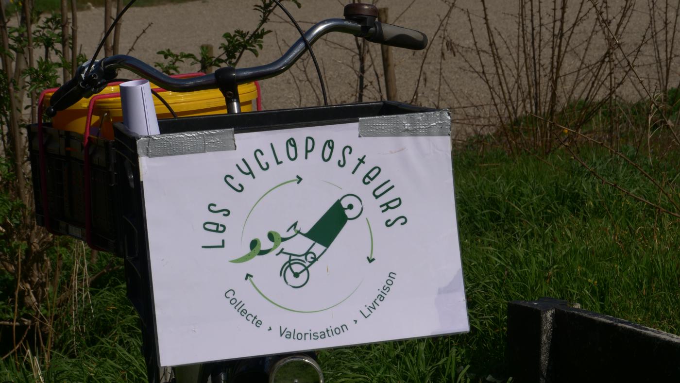 Environnement : vélo et biodéchets en tandem pour Cycloposteur - pancarte