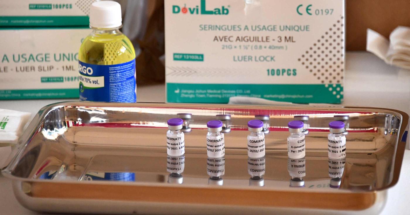 Vaccination itinérante : 960 Loirétains, ayant déjà reçu la 1re injection, grâce au Département, reçoivent la seconde  - doses