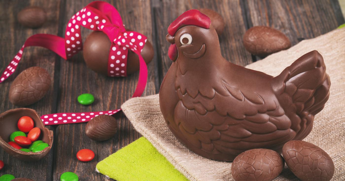 Pâques : poule et oeufs en chocolat