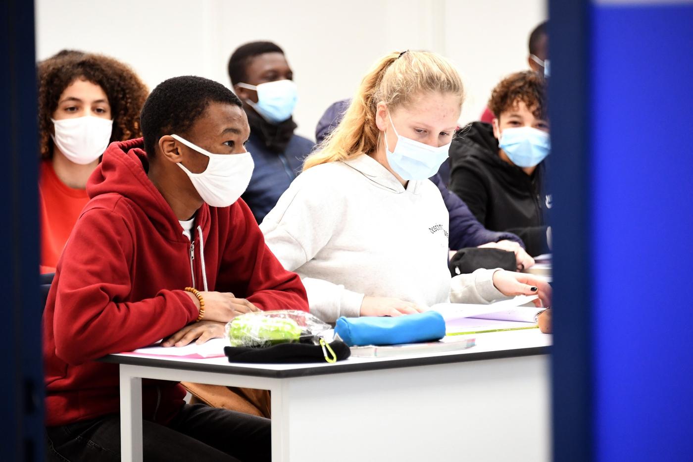 Des énigmes pour sortir du collège - collégiens