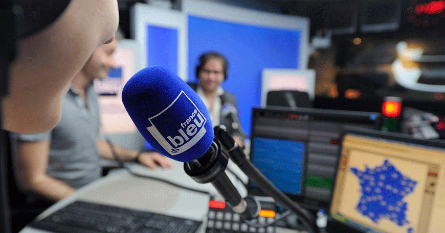 Émission en cours dans un studio de France bleu Orléans