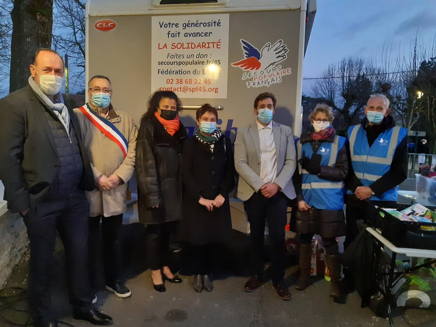 Avec son Solidaribus, le Secours Populaire prend la route des communes isolées - département du Loiret