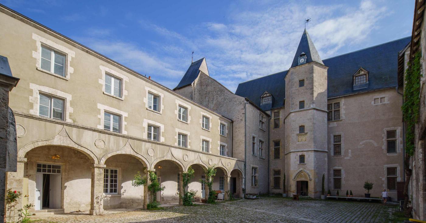 Le château de Beaugency à l’assaut des arts numériques - château