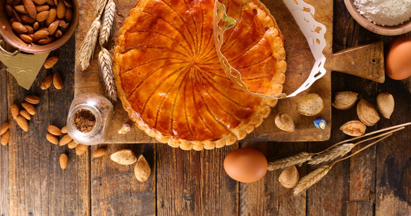 La meilleure galette des rois existe, elle est dans le Loiret ! galette seule entourée d'ingrédients