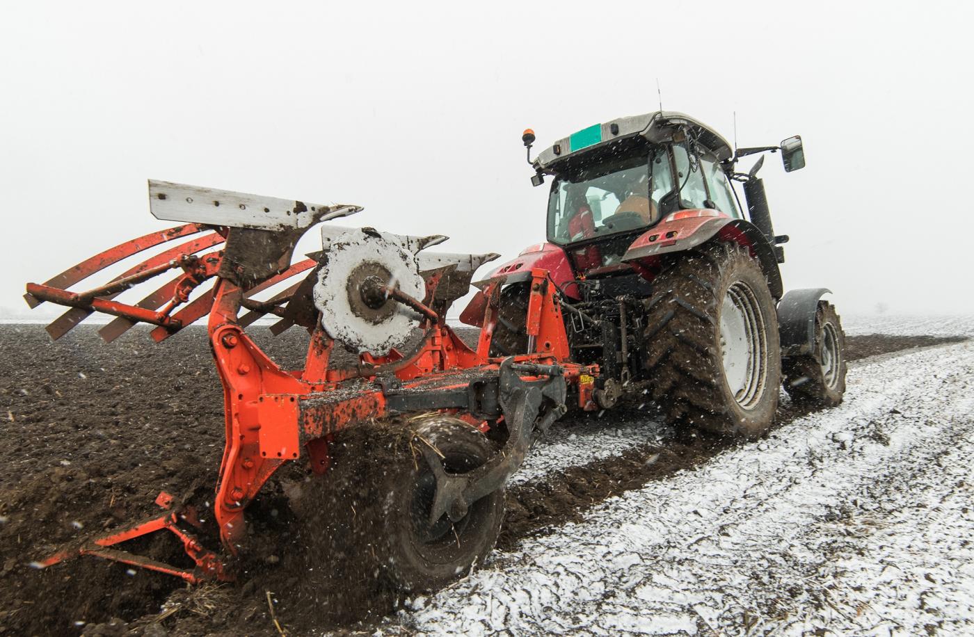 Gel : comment se préparent les agriculteurs dans le Loiret ? - tracteur