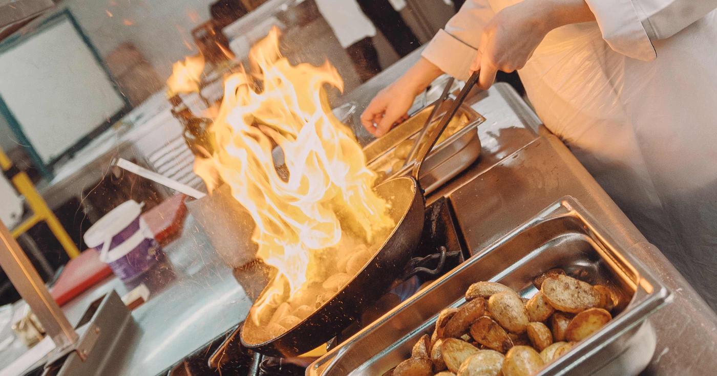 Les élèves de l’école Saint-Louis à Montargis se préparent pour le Menu signature Loiret  - légumes flambés