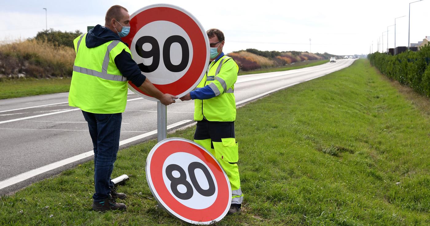 Changement de panneaux signalétiques : passage de 80 à 90 km/h