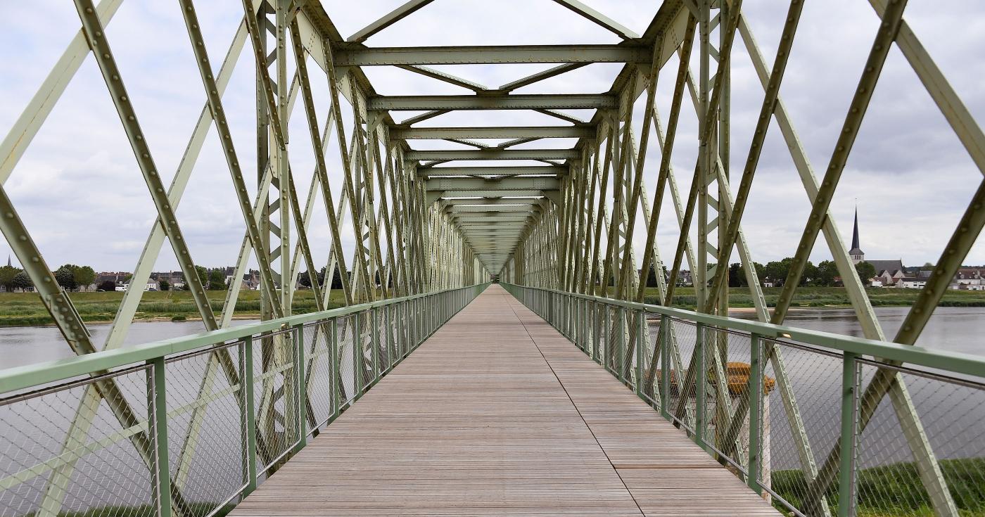 Passerelle piétons-cycles entre Sully-sur-Loire et Saint-Père-sur-Loire