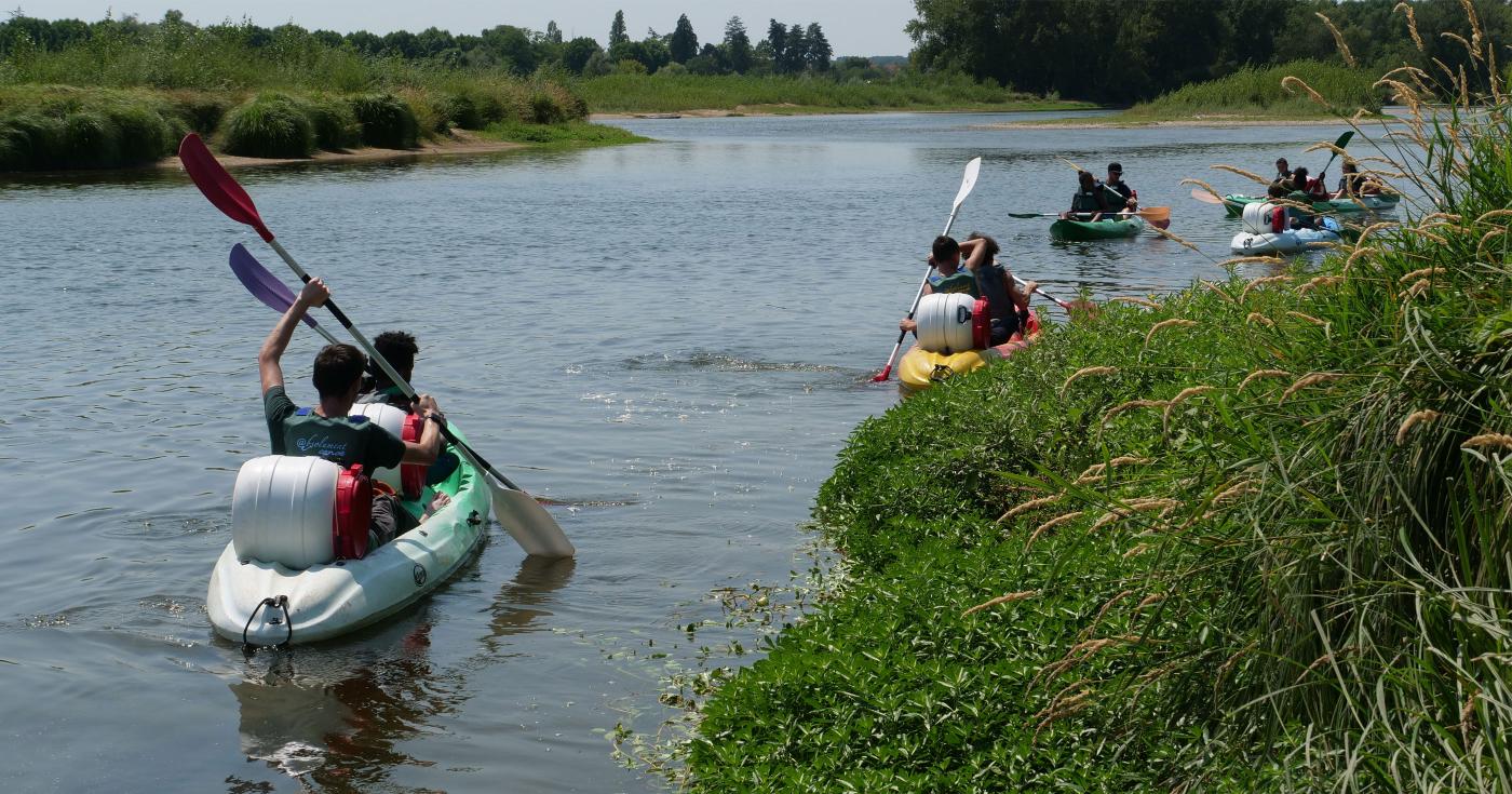 Adolescents canoë Loire