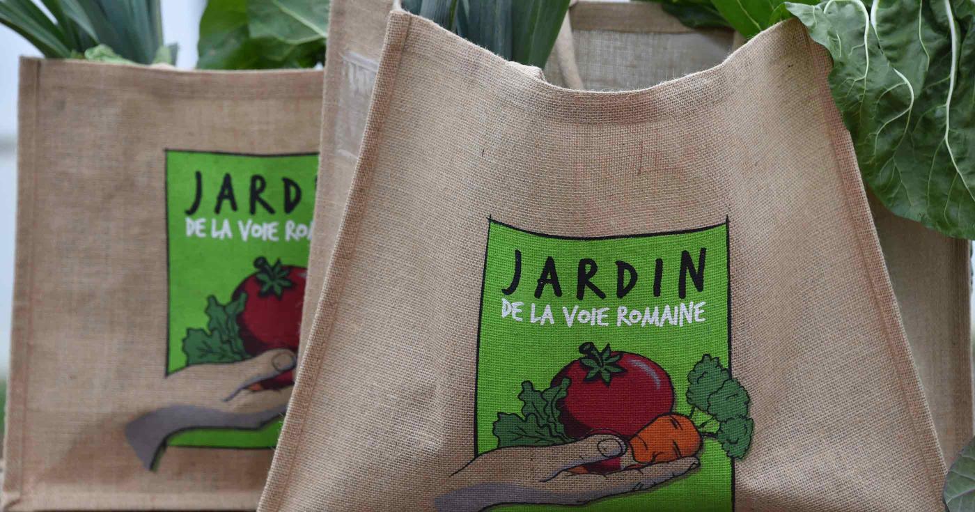 Loiret : le marché des producteurs se transforme en marché de Noël solidaire - jardins voie romaine - 