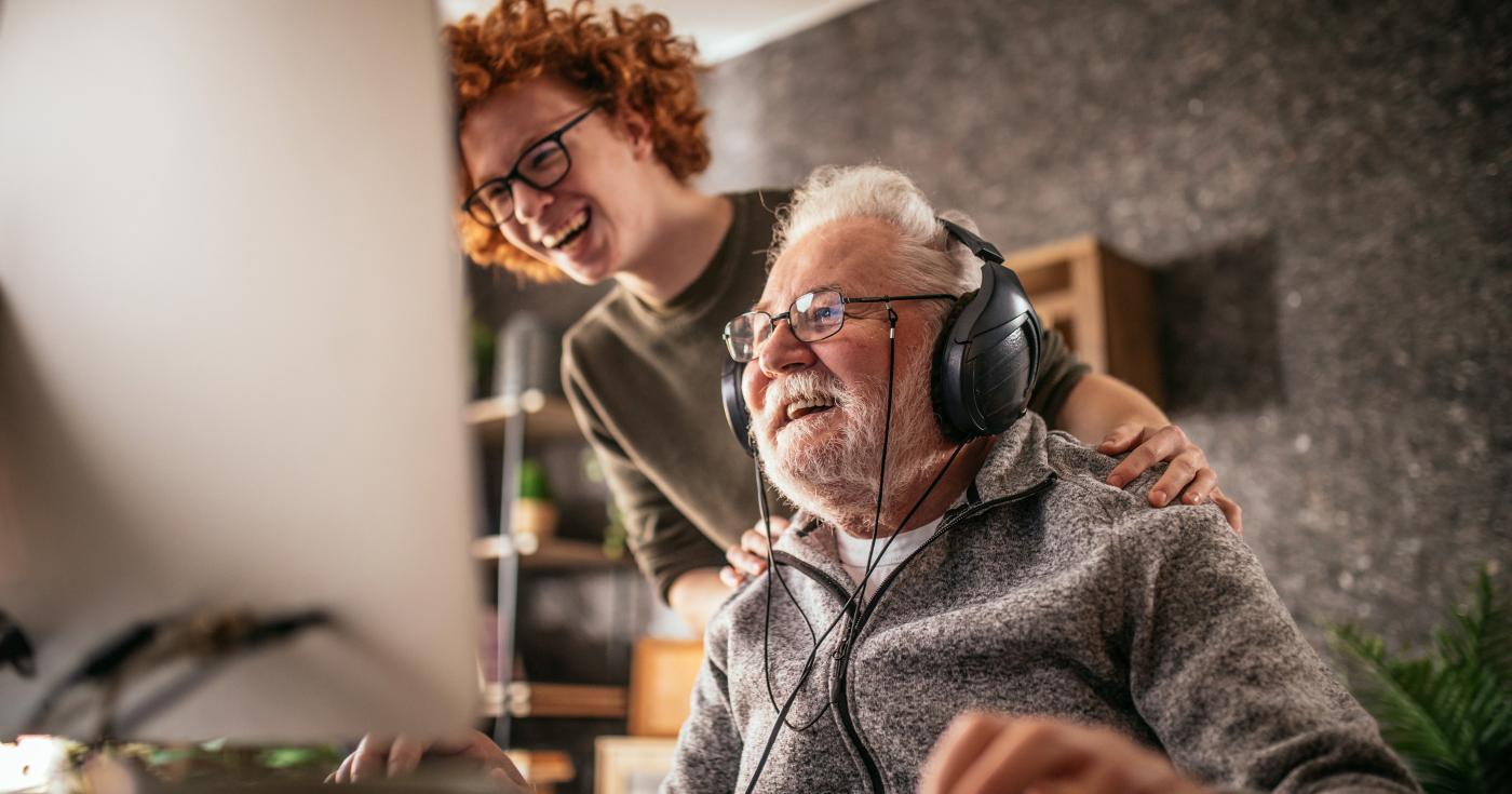 Campagne Métiers du social - Aide à domicile personne âgée