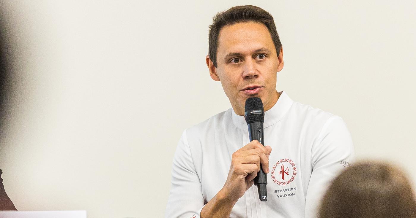 Sébastien Vauxion pendant la conférence de presse de présentation des brigades engagées dans le concours culinaire Menu Signature Loiret